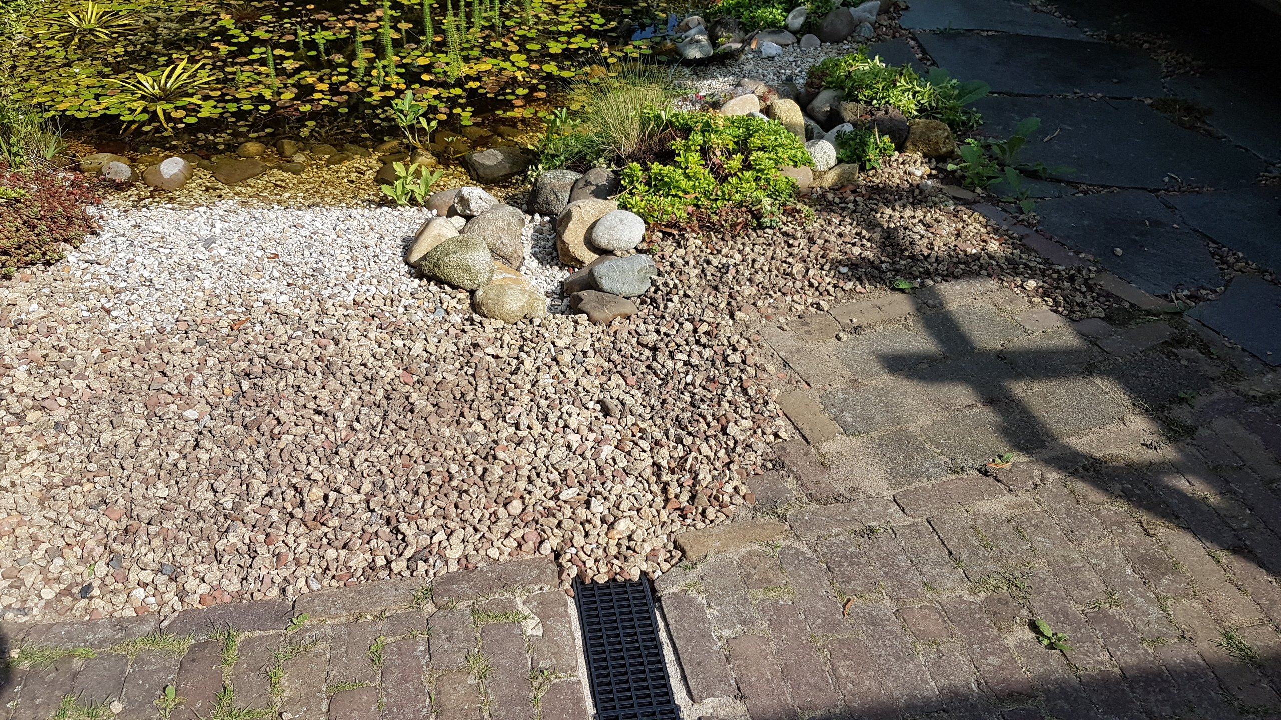 grove steentjes over het rooster